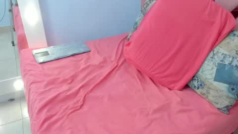 Snapshot of ninamedux chatting on 02.28.25 Nina Medux online show from 02.28.25