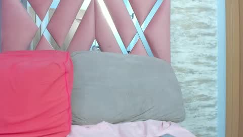 Snapshot of ninamedux chatting on 03.05.25 Nina Medux online show from 03.05.25