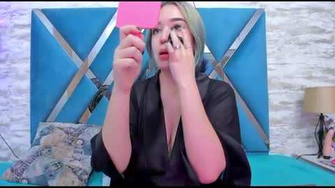 Snapshot of ninamedux chatting on 03.09.25 Nina Medux online show from 03.09.25