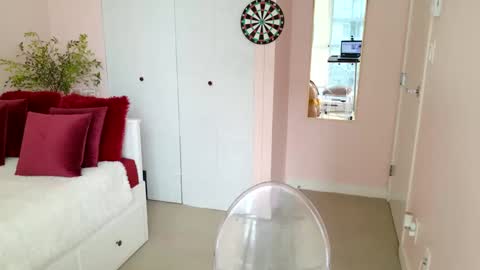 NinaOneil online show from 02.27.25