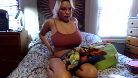 Nina Rei online show from 02.17.25