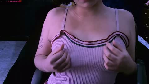 Snapshot of ninayellow chatting on 12.06.24 Nina online show from 12.06.24