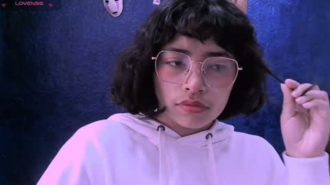 Snapshot of ninayellow chatting on 01.21.25 Nina online show from 01.21.25