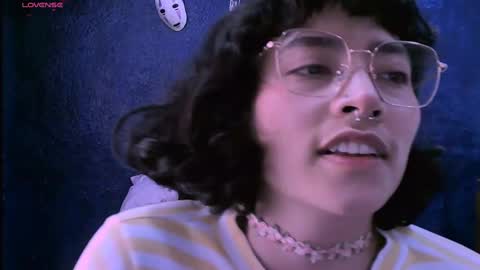 Snapshot of ninayellow chatting on 02.12.25 Nina online show from 02.12.25