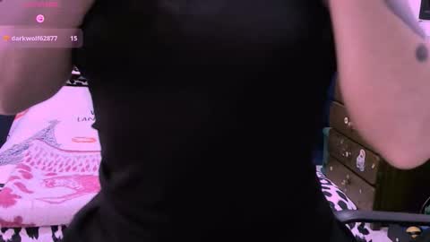 Snapshot of ninayellow chatting on 12.05.25 Nina online show from 12.05.25