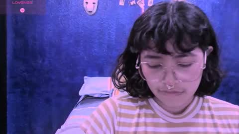 Snapshot of ninayellow chatting on 01.16.26 Nina online show from 01.16.26