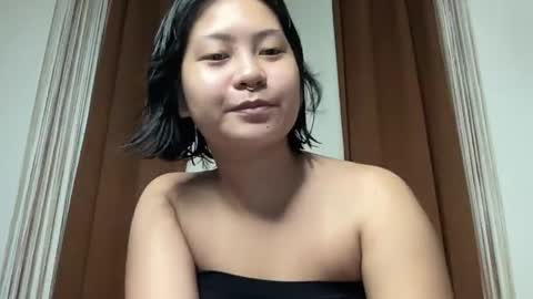Snapshot of nini_luvskorn chatting on 06.18.26 nini_luvskorn online show from 06.18.26