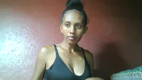 ninie246746 online show from 02.24.25