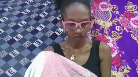 ninie246746 online show from 04.15.26