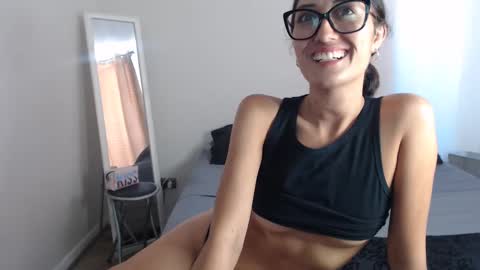 Snapshot of ninimoon chatting on 01.30.25 Ninimoon online show from 01.30.25