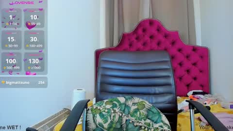 Snapshot of ninna_dee chatting on 12.20.24 nina dee online show from 12.20.24