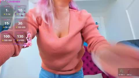 Snapshot of ninna_dee chatting on 10.20.25 nina dee online show from 10.20.25