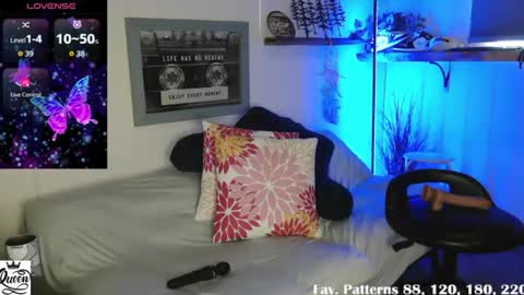 Snapshot of nipple_queenxoxo chatting on 06.18.26 Ainsley FANSLY-AINSLEYXOXO online show from 06.18.26