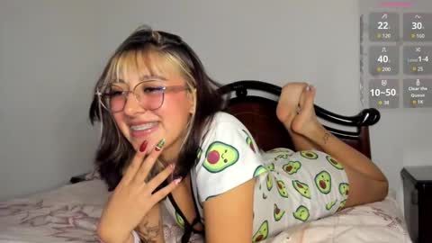 Snapshot of nirit3183 chatting on 12.02.25 Daph J online show from 12.02.25