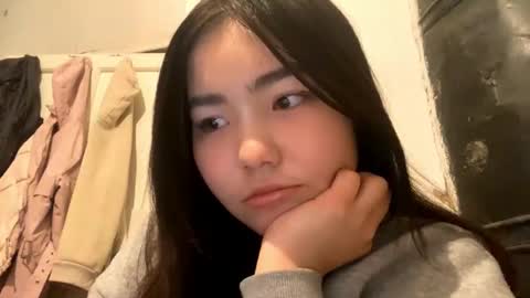 Snapshot of nitadecember chatting on 12.17.25 Molly online show from 12.17.25