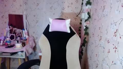 Snapshot of nitchiefucker chatting on 10.14.25 Nadz online show from 10.14.25