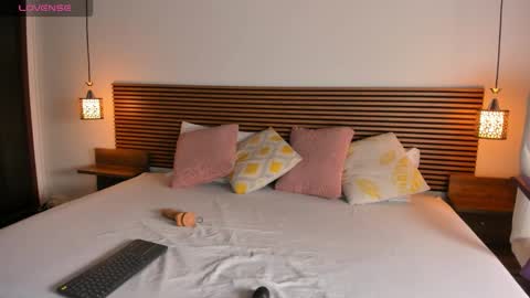 Snapshot of nitha_model chatting on 11.05.25 Nitha Gonzalez online show from 11.05.25