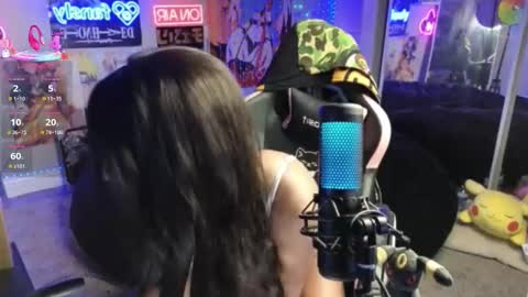 NIVIA WOLFE online show from 12.15.25