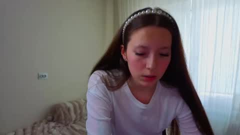 Snapshot of nivorelle chatting on 05.17.26 Polly 3 online show from 05.17.26