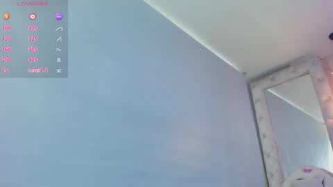  V I C T O R I A   online show from 04.17.26