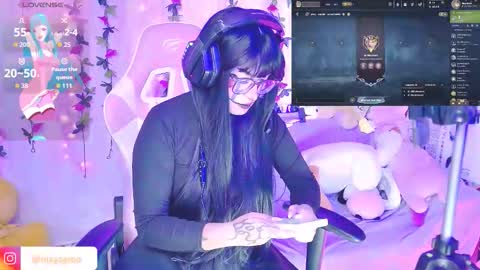 Nixy Sama online show from 11.17.25