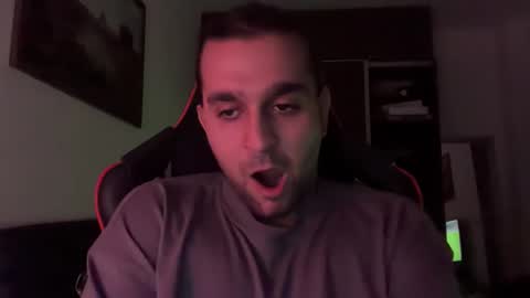 Snapshot of nnichox_snow chatting on 10.30.25 nnichox_snow online show from 10.30.25