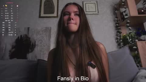 Snapshot of no_money_no_problem chatting on 10.22.25 Xany online show from 10.22.25