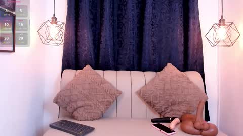 NATHALIA MORENO online show from 10.30.25