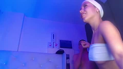 Snapshot of noah_and_kim69 chatting on 12.05.25 Zoe online show from 12.05.25