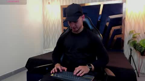 Snapshot of noah_clarkk chatting on 04.26.26 Noah online show from 04.26.26