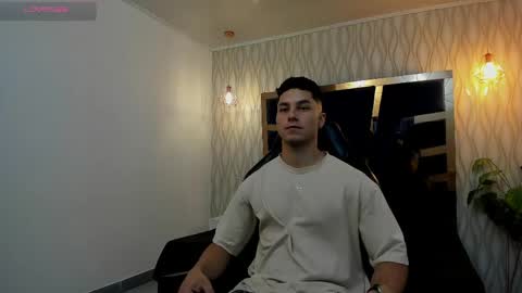 Snapshot of noah_clarkk chatting on 04.30.26 Noah online show from 04.30.26