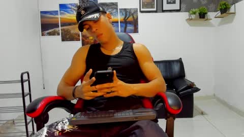 noah_flynn1 online show from 09.17.25