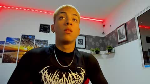 noah_flynn1 online show from 10.03.25