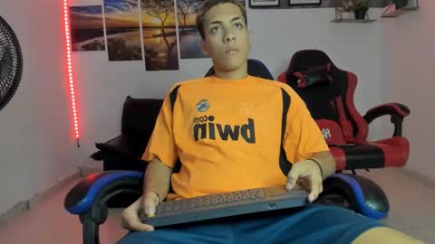 noah_flynn1 online show from 03.23.26