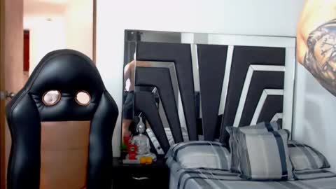 Snapshot of noah_harris01 chatting on 12.01.24 Noah Harris01 online show from 12.01.24