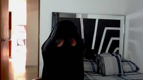 Snapshot of noah_harris01 chatting on 12.04.24 Noah Harris01 online show from 12.04.24