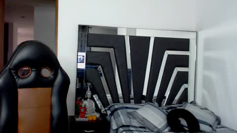 Snapshot of noah_harris01 chatting on 12.19.24 Noah Harris01 online show from 12.19.24