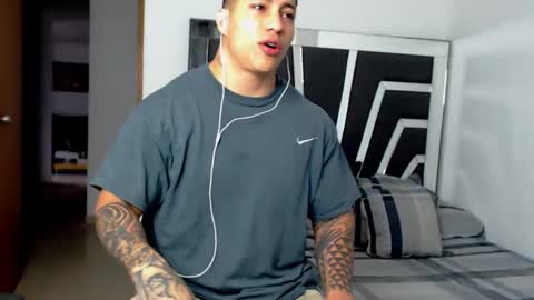 Snapshot of noah_harris01 chatting on 02.10.25 Noah Harris01 online show from 02.10.25