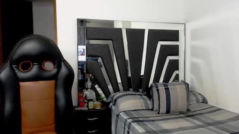 Snapshot of noah_harris01 chatting on 10.23.25 Noah Harris01 online show from 10.23.25