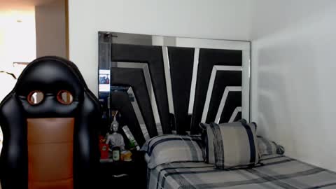 Snapshot of noah_harris01 chatting on 11.04.25 Noah Harris01 online show from 11.04.25