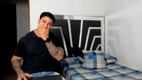 Snapshot of noah_harris01 chatting on 11.19.25 Noah Harris01 online show from 11.19.25