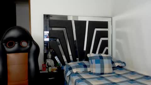 Snapshot of noah_harris01 chatting on 11.26.25 Noah Harris01 online show from 11.26.25