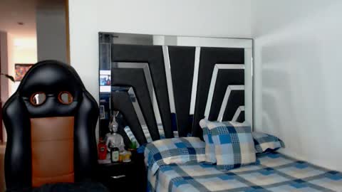 Snapshot of noah_harris01 chatting on 12.01.25 Noah Harris01 online show from 12.01.25