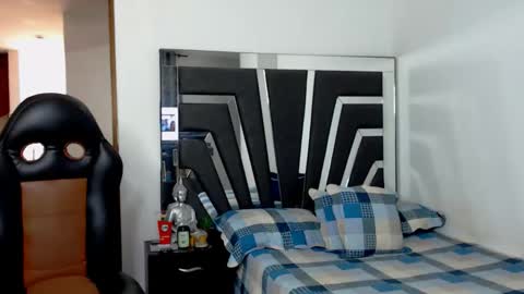 Snapshot of noah_harris01 chatting on 12.17.25 Noah Harris01 online show from 12.17.25