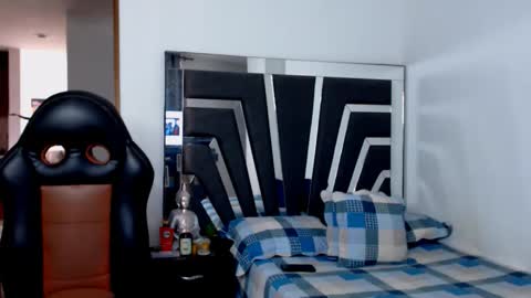 Snapshot of noah_harris01 chatting on 12.20.25 Noah Harris01 online show from 12.20.25