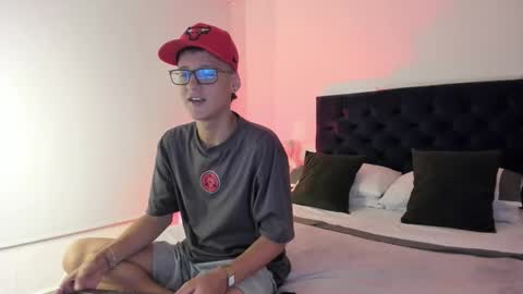 Snapshot of noah_jayden chatting on 10.01.25 Noah Jayden online show from 10.01.25