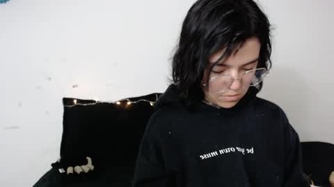 noah hehim    online show from 01.17.25