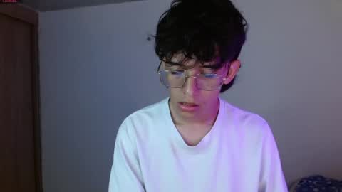 Snapshot of noah_millerx_ chatting on 05.26.26 noah online show from 05.26.26