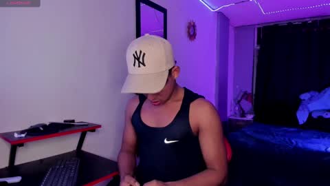 Snapshot of noah_smith04 chatting on 09.14.25 noah_smith04 online show from 09.14.25