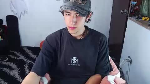 Snapshot of noah_sokolov_ chatting on 06.16.26 Kervs online show from 06.16.26